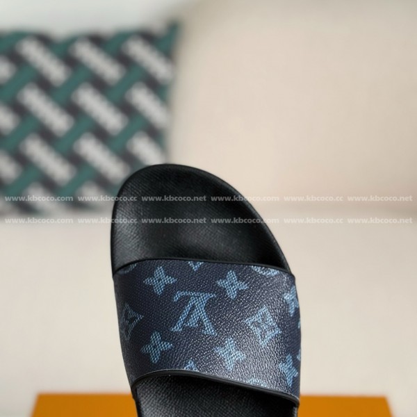 LOUIS VUITTON SLIPPERS