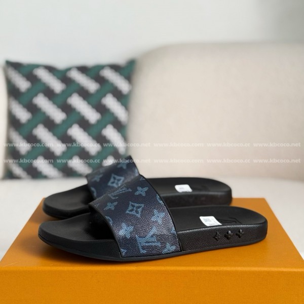 LOUIS VUITTON SLIPPERS