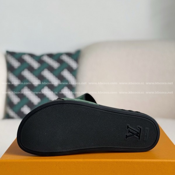 LOUIS VUITTON SLIPPERS