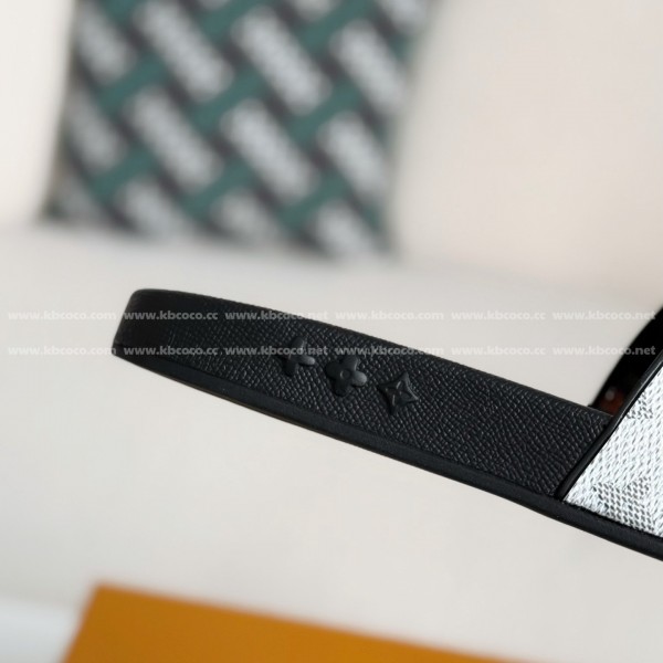 LOUIS VUITTON SLIPPERS