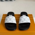 「#5122」LOUIS VUITTON SLIPPERS