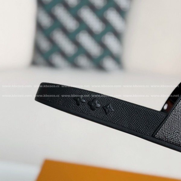 LOUIS VUITTON SLIPPERS