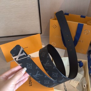 「#1313」Louis Vuitton LV men's belt  INITIALES