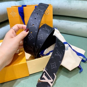 「#1318」Louis Vuitton LV men's belt  INITIALES  M9043T
