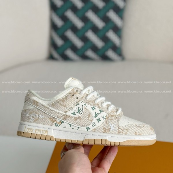 LOUIS VUITTON x Nike Dunk Casual Sneakers