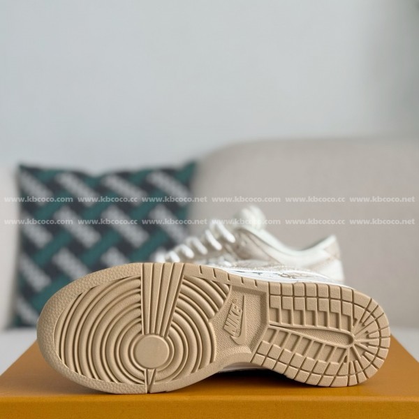 LOUIS VUITTON x Nike Dunk Casual Sneakers