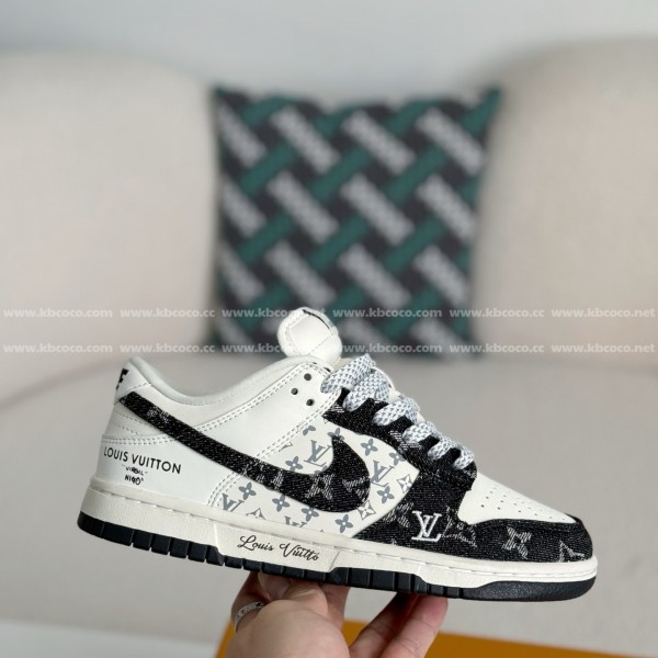 LOUIS VUITTON x Nike Dunk Casual Sneakers