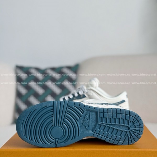 LOUIS VUITTON x Nike Dunk Casual Sneakers