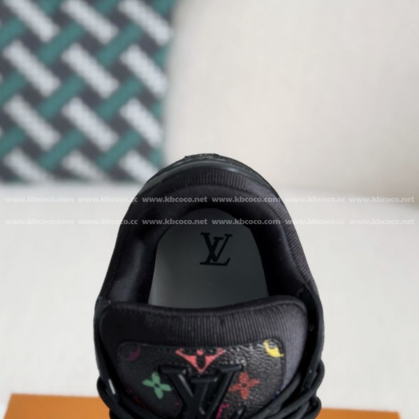 LOUIS VUITTON TRAINER Maxi SNEAKERS