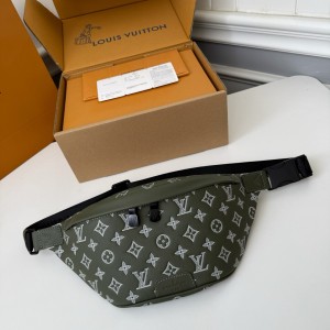 「#5217」LV DISCOVERY FULL LEATHER CHEST BAG  M12508,SIZE:15*9*44cm