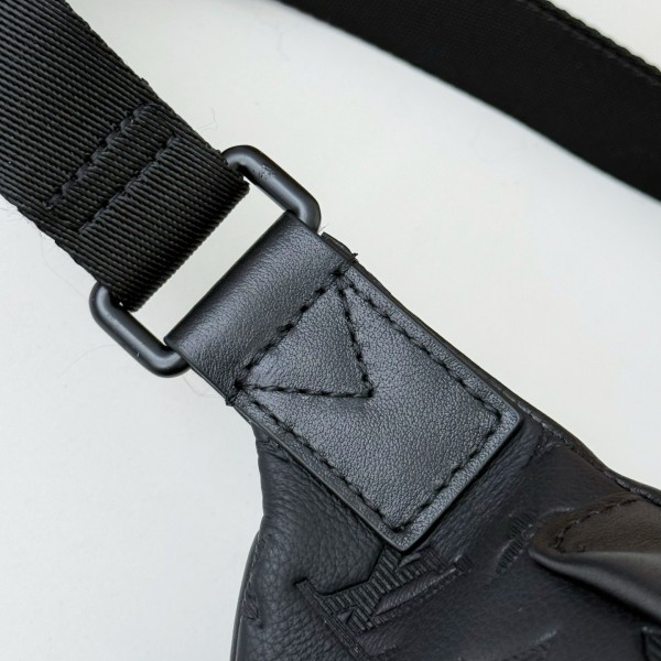 LV DISCOVERY FULL LEATHER CHEST BAG  M44388,SIZE:47*20*9cm
