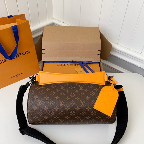 Louis Vuitton 2023 SOFT POLOCHON handbag M46691 Size: 33 * 17 * 17cm