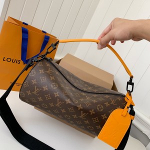 「#1359」Louis Vuitton 2023 SOFT POLOCHON handbag M46691 Size: 33 * 17 * 17cm