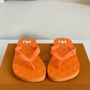 「#1360」Louis Vuitton flip flops