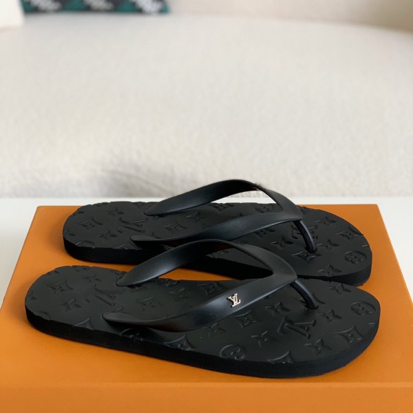 「#1361」Louis Vuitton flip flops