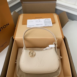 「#1442」Louis Vuitton 23 New MINI MOON Handbag M82519, Top Quality Size: 20.5 * 11 * 5cm