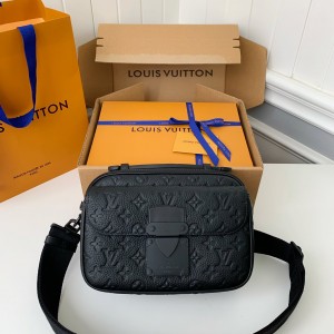 「#1451」Louis Vuitton S Lock Men's Messenger bag M58489, top quality Size: 22 * 18 * 8cm