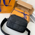 「#1451」Louis Vuitton S Lock Men's Messenger bag M58489, top quality Size: 22 * 18 * 8cm