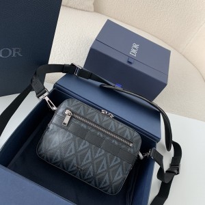 「#1514」DIOR Men's SAFARI Messenger Bag, Top Quality  Size: 22 * 15 * 6cm