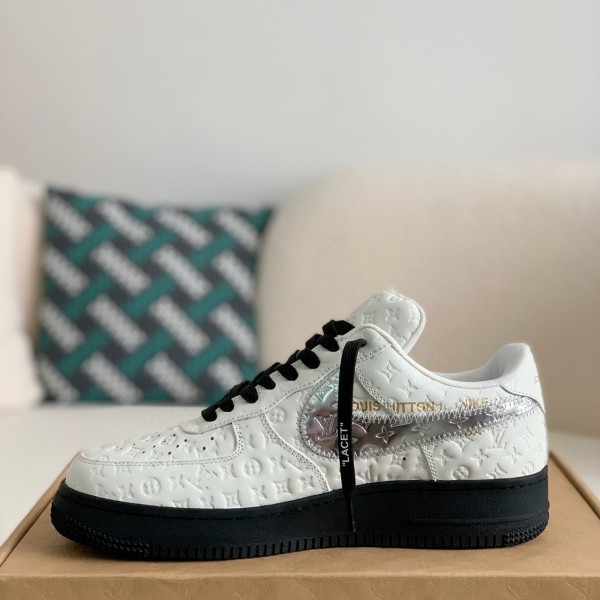 LOUIS VUITTON × NIKE AIR FORCE 1 SNEAKER