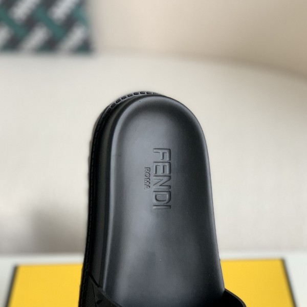 Fendi slippers