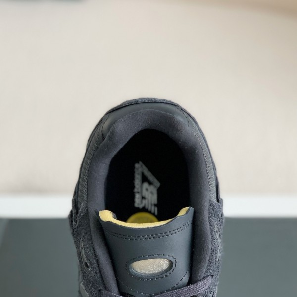 New Balance 2022R Phantom Black