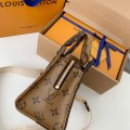 「#1622」Louis Vuitton's Seasonal New ONTHEGO Horizontal Handbag M46653 Top Quality Size: 25 * 13 * 10cm