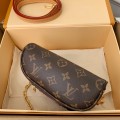 「#1623」Louis Vuitton's new MINI BUMBAG vintage handbag for the season M82335 is of top quality