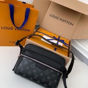 「#262」Louis Vuitton Borsa Messenger Outdoor M30233，Size：26*20*10.5cm