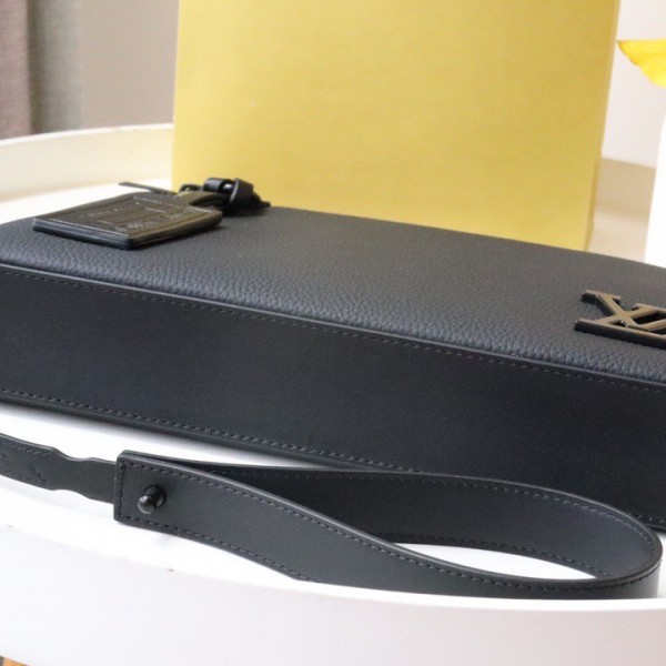 LOUIS VUITTON logo calfskin protective case clutch 30*22*5cm