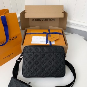 「#409」LOUIS VUITTON DUO messenger bag M69827 SIZE：26*18.5*5cm