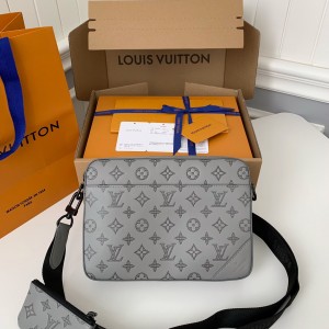 「#410」LOUIS VUITTON DUO messenger bag M46104 SIZE：26*18.5*5cm