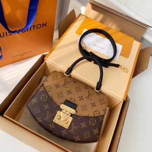 「#426」LOUIS VUITTON Show style frame M46548 SIZE:23.5*16.5*8CM