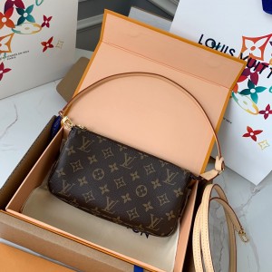 「#445」LOUIS VUITTON Pochette Accessories M40712 size：23.5*13.5cm