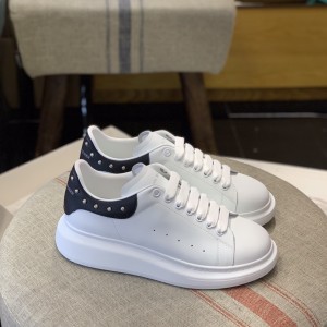 「#466」Alexander McQueen MQ black tail Rose nail Sneakers