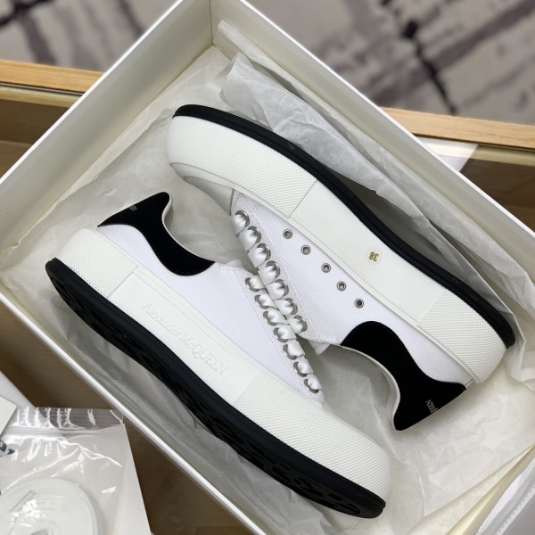 Alexander McQueen MQ WhiteBlack velvet tail Sneakers