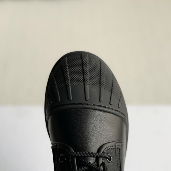 Dior D-Major black women