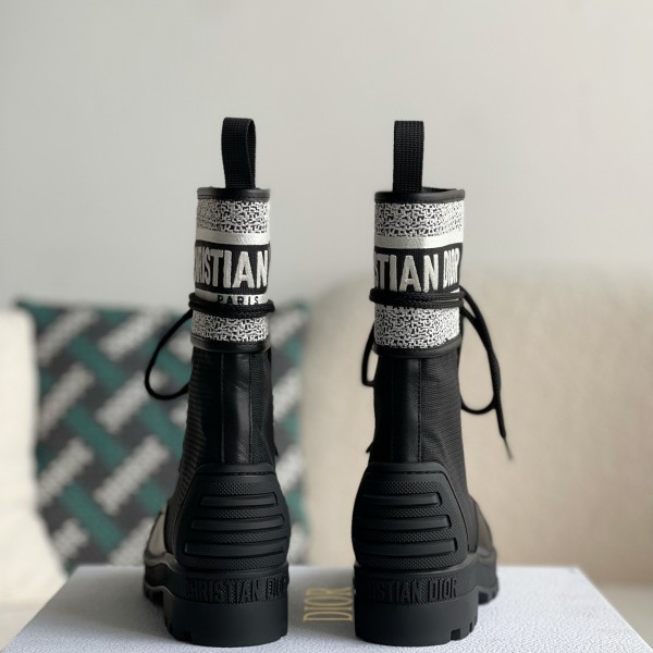 Dior D-Major black women