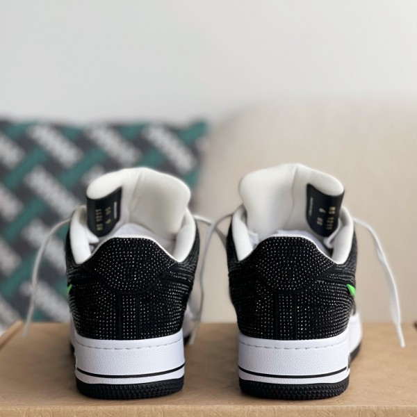 LOUIS VUITTON × NIKE AIR FORCE 1 SNEAKER