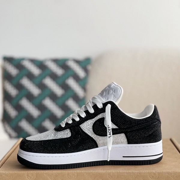LOUIS VUITTON × NIKE AIR FORCE 1 SNEAKER