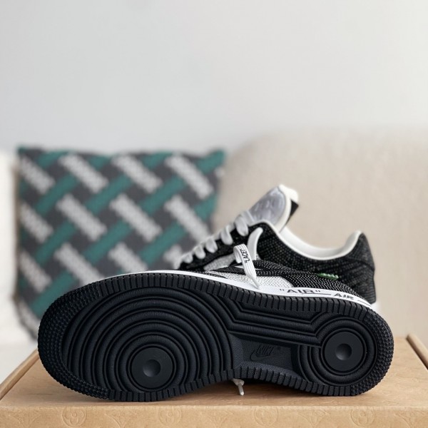 LOUIS VUITTON × NIKE AIR FORCE 1 SNEAKER