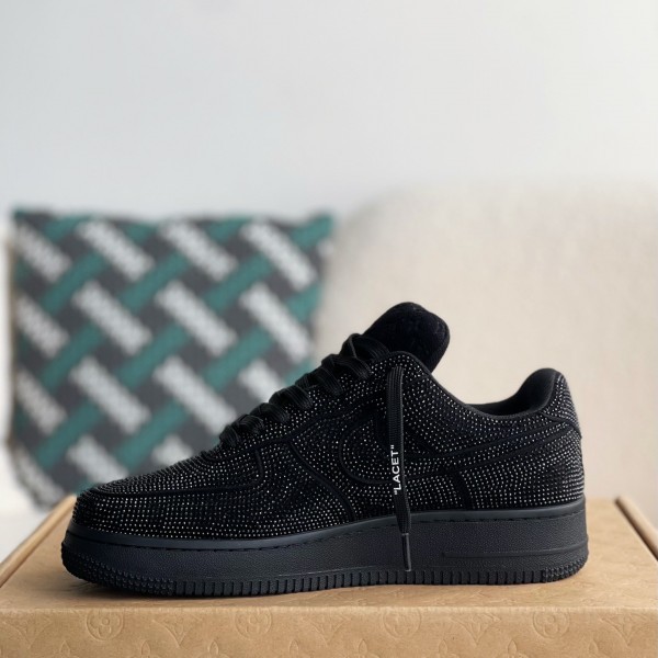 LOUIS VUITTON × NIKE AIR FORCE 1 SNEAKER