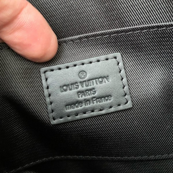 Louis Vuitton AutumnWinter New LV MOON CROSSBODY Handbag M23835, Top Quality Size: 24.5 * 16 * 4.5c