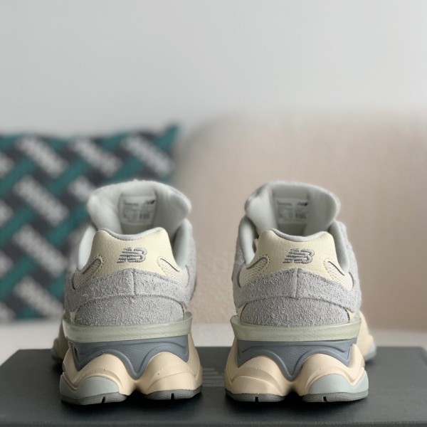 New Balance 2022R Phantom 9060 Sneakers