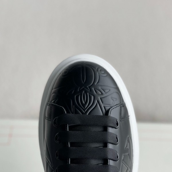 Alexander McQueen versatile Sneakers