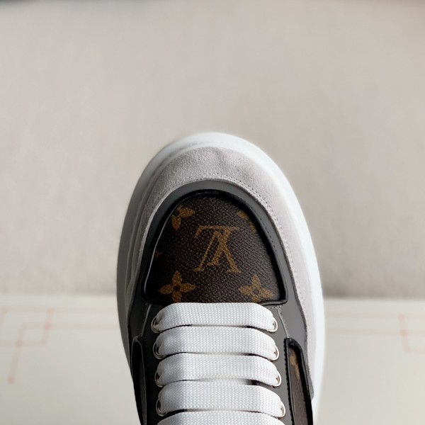 Alexander McQueen x Lv versatile Sneakers