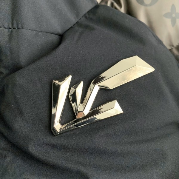 Louis Vuitton 24S warm color changing fabric men