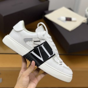 「#600」Valentino sneakers