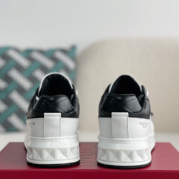 Valentino Sneakers