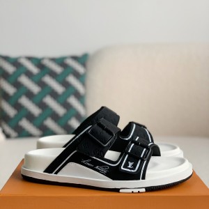 「#1019」LOUIS VUITTON  MAN SLIPPERS